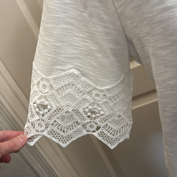 Chicos White Lace Trim‎ Short Sleeve Tee Size 1 (M) - Picture 5 of 7
